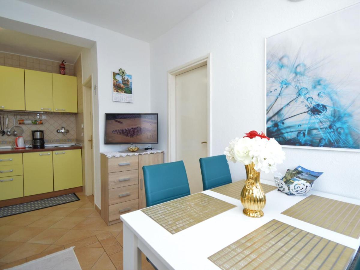 Friedrich-4 Apartment *