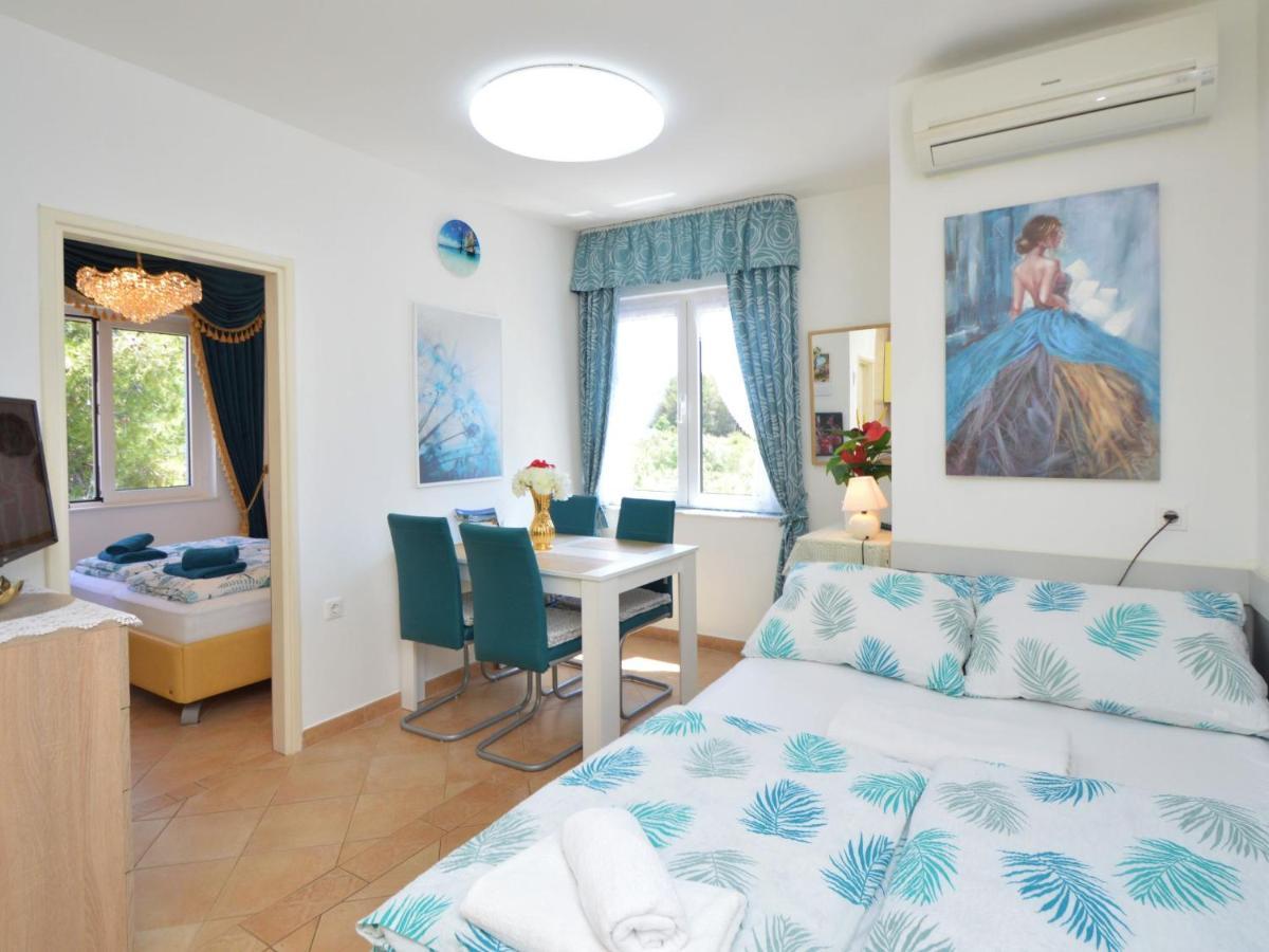 Friedrich-4 Apartment Tribalj